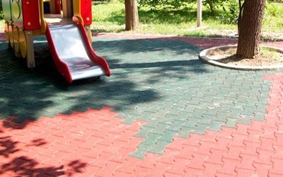Плитка "Катушка" на детской площадке