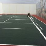 Бесшовное покрытие из резиновой крошки на спортивной площадке в Сочи