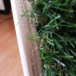 Строение топиарного домика из искусственной травы