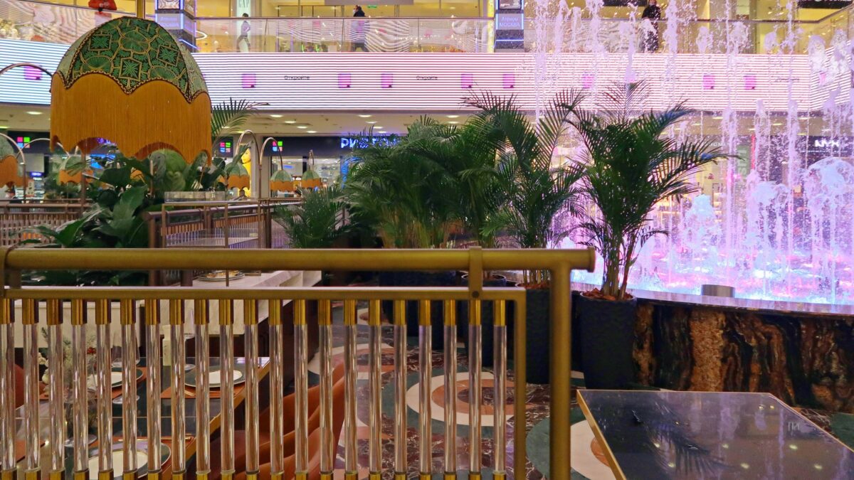 ограждение из акрила для оформления интерьера