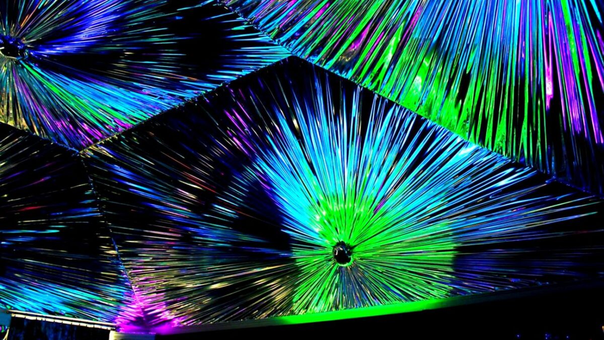 натяжной ПВХ полок с акриловой подсветкой