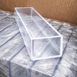 Каркас из прозрачных квадратных труб из поликарбоната